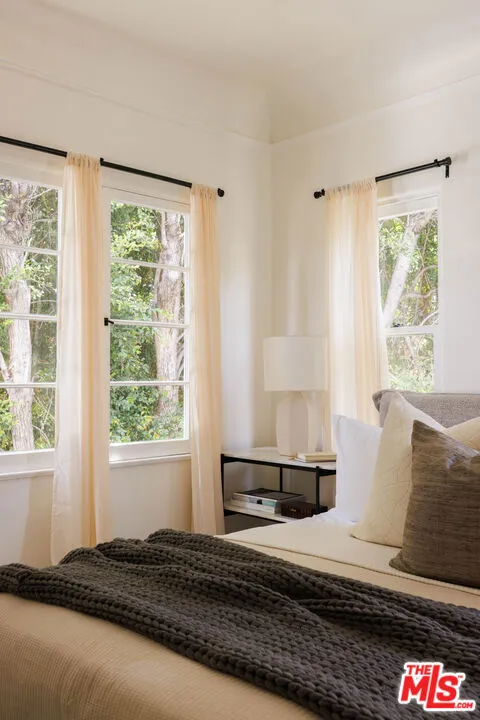 1226 Smithwood Drive #4 Los Angeles, CA 90035