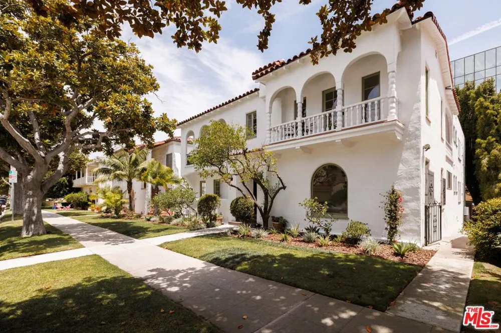 1226 Smithwood Drive #4 Los Angeles, CA 90035