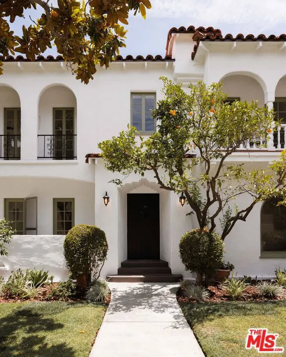 1226 Smithwood Drive #4 Los Angeles, CA 90035