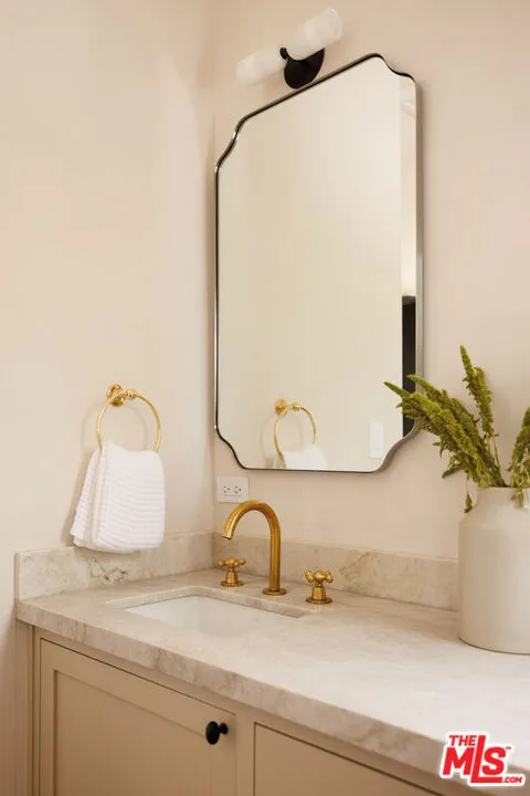 1226 Smithwood Drive #4 Los Angeles, CA 90035