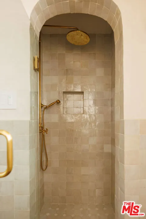 1226 Smithwood Drive #4 Los Angeles, CA 90035