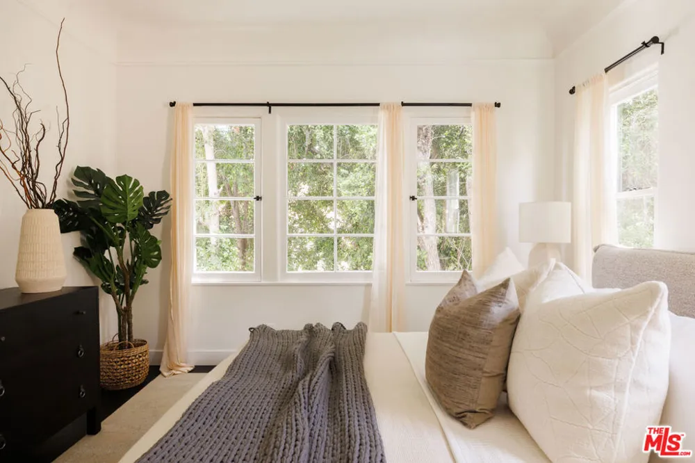 1226 Smithwood Drive #4 Los Angeles, CA 90035
