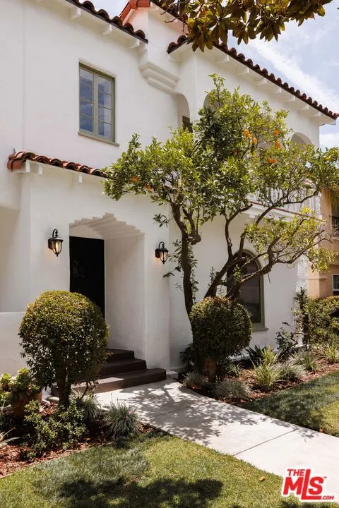 1226 Smithwood Drive #4 Los Angeles, CA 90035
