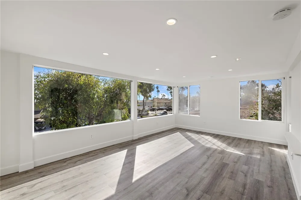 334 Coast Hwy #A Laguna Beach, CA 92651