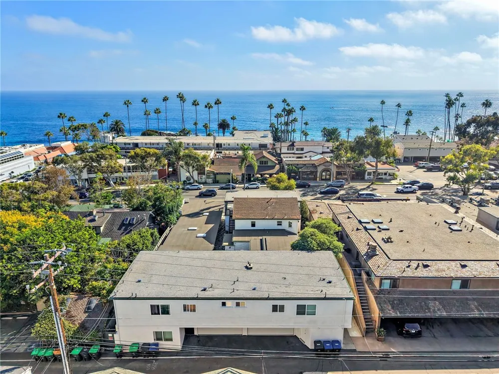 334 Coast Hwy #A Laguna Beach, CA 92651