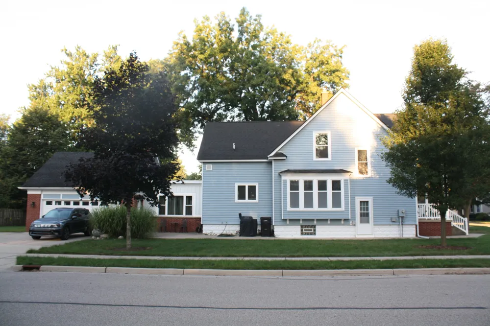 522 E Lincoln Avenue Zeeland, MI 49464