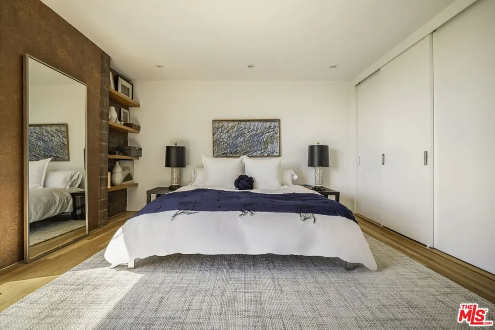 1033 Carol Drive #302 West Hollywood, CA 90069