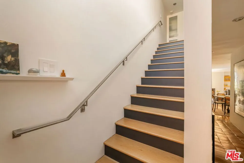 1033 Carol Drive #302 West Hollywood, CA 90069