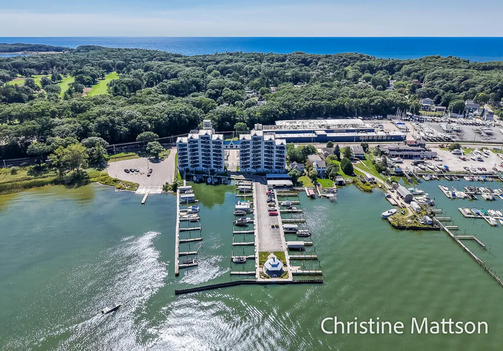 2964 Lakeshore Drive #E702 Muskegon, MI 49441