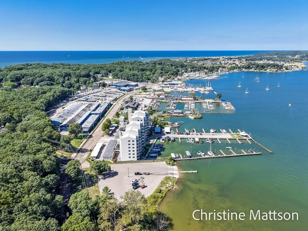 2964 Lakeshore Drive #E702 Muskegon, MI 49441