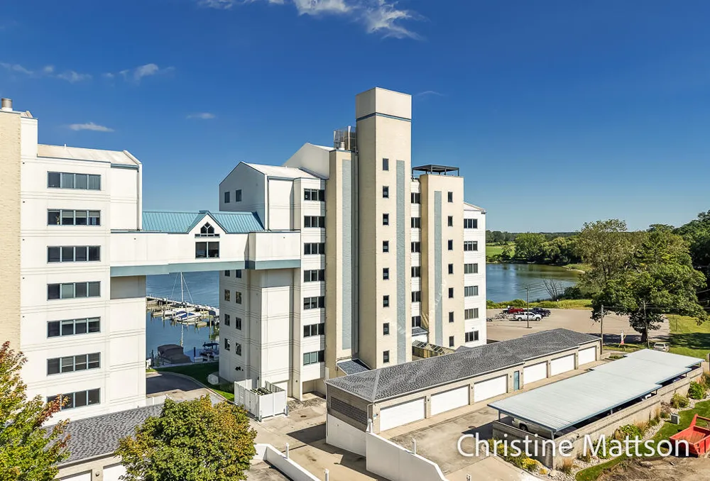 2964 Lakeshore Drive #E702 Muskegon, MI 49441