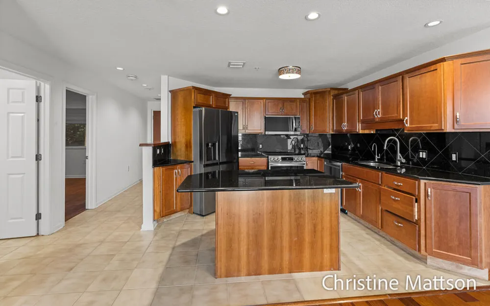 2964 Lakeshore Drive #E702 Muskegon, MI 49441