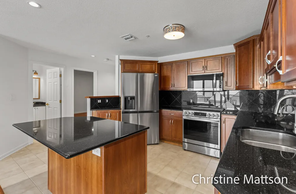 2964 Lakeshore Drive #E702 Muskegon, MI 49441