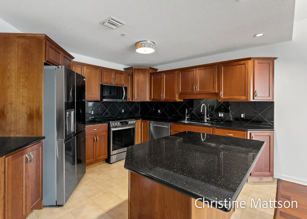2964 Lakeshore Drive #E702 Muskegon, MI 49441