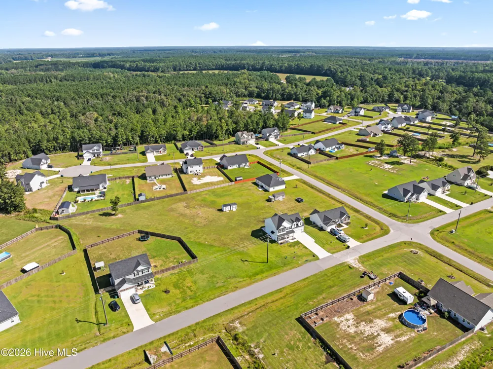 158 Uzzell Road Hubert, NC 28539
