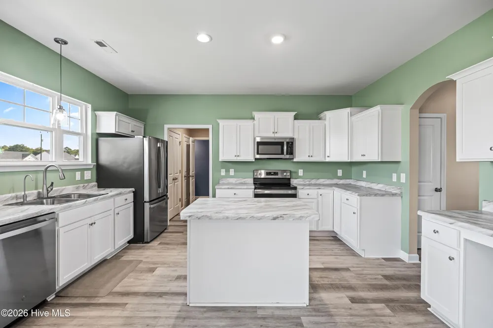 158 Uzzell Road Hubert, NC 28539