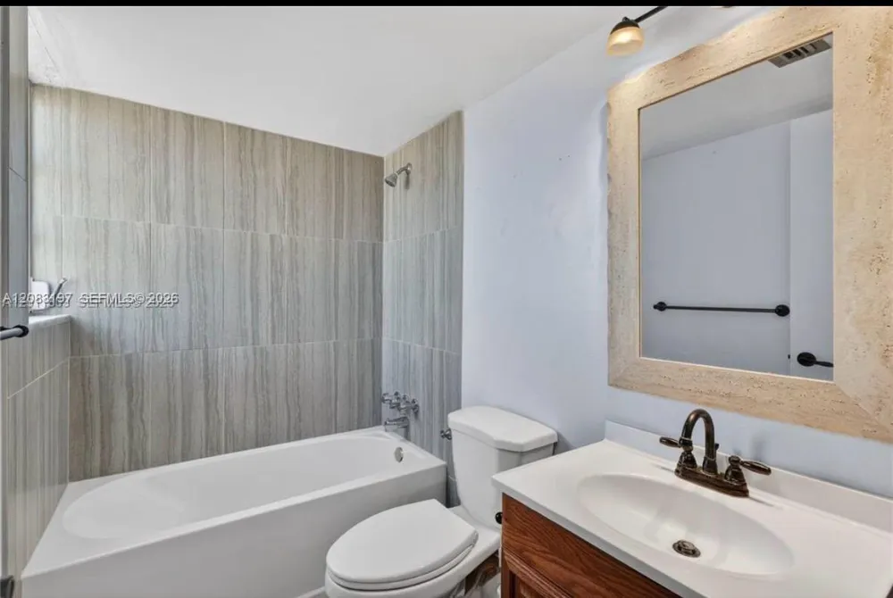 1811 Jefferson #705 Hollywood, FL 33020
