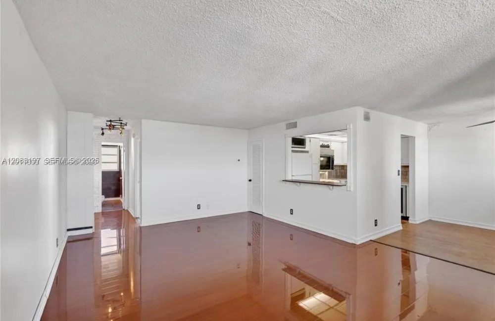 1811 Jefferson #705 Hollywood, FL 33020