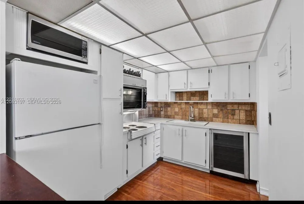 1811 Jefferson #705 Hollywood, FL 33020