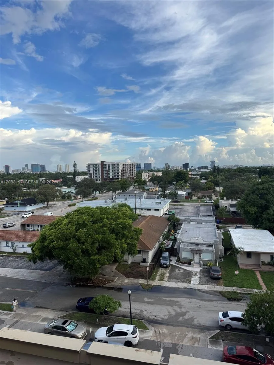 1811 Jefferson #705 Hollywood, FL 33020