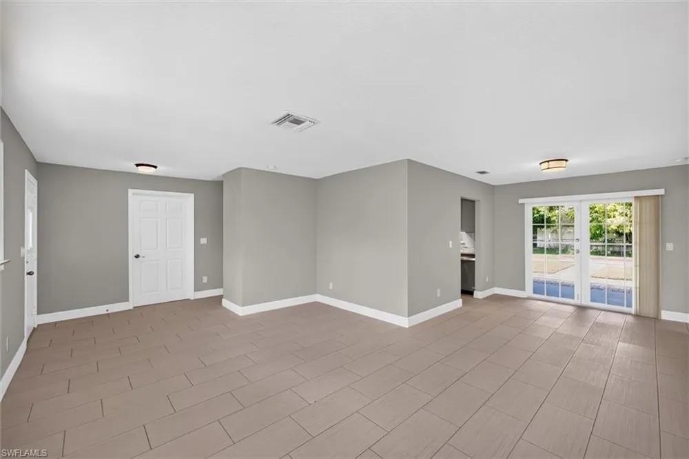305 SE 27th Terrace Cape Coral, FL 33904