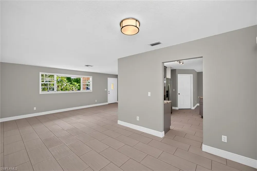 305 SE 27th Terrace Cape Coral, FL 33904