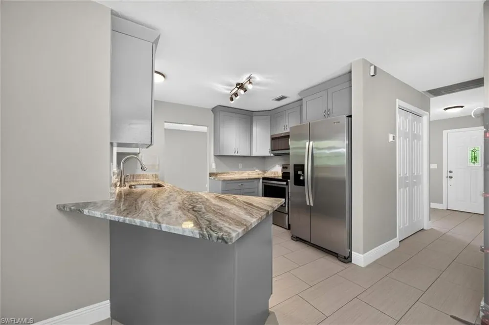 305 SE 27th Terrace Cape Coral, FL 33904