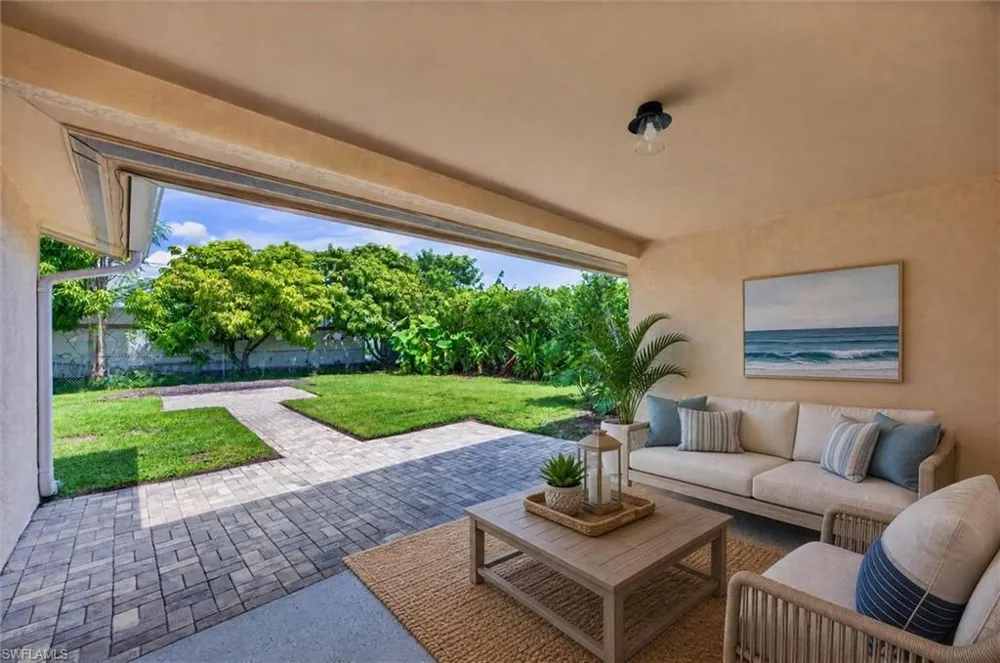 305 SE 27th Terrace Cape Coral, FL 33904