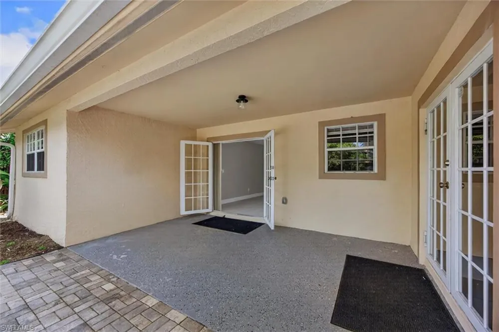 305 SE 27th Terrace Cape Coral, FL 33904