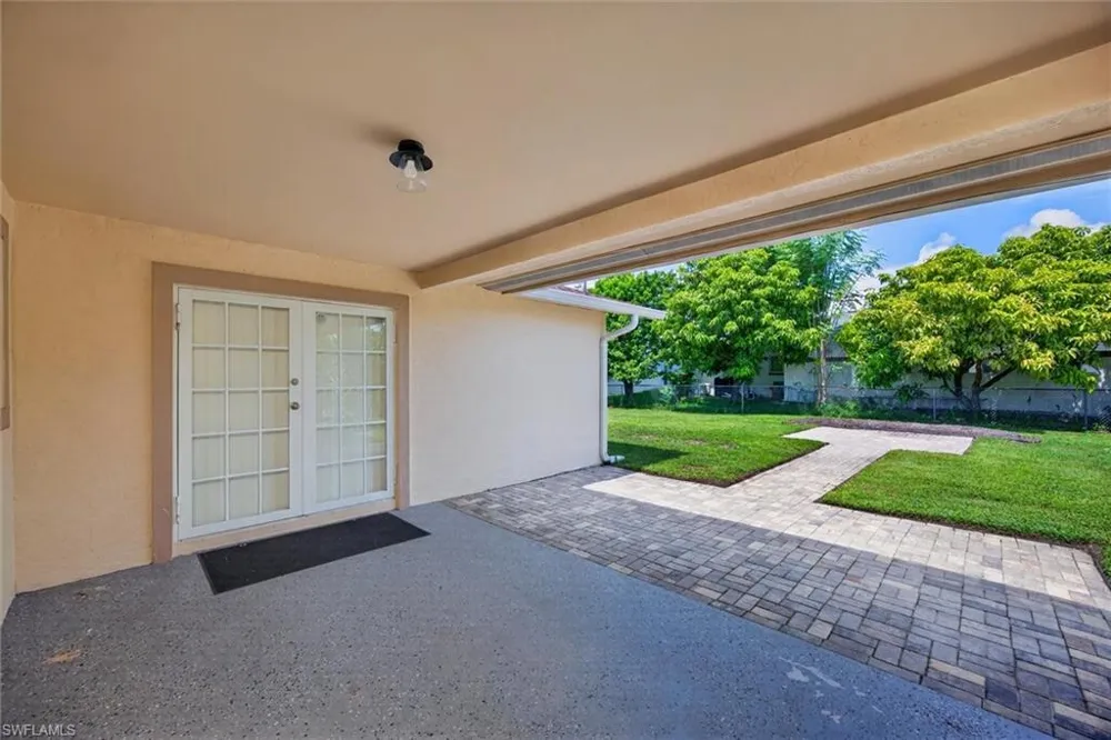 305 SE 27th Terrace Cape Coral, FL 33904