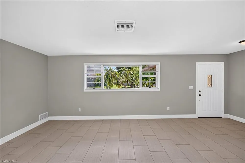 305 SE 27th Terrace Cape Coral, FL 33904