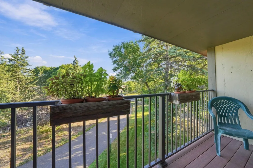 2200 Nevada Avenue S #312 Saint Louis Park, MN 55426