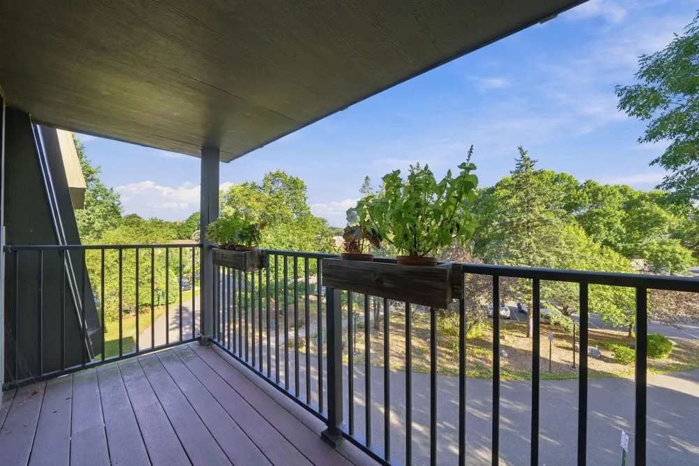 2200 Nevada Avenue S #312 Saint Louis Park, MN 55426