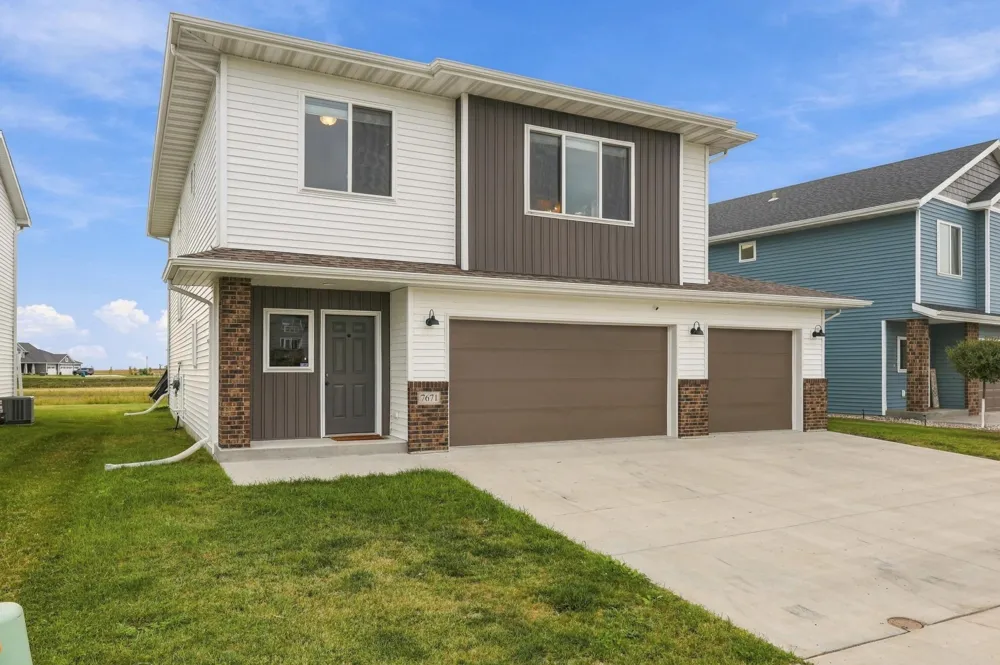 7671 Cub Creek Way Horace, ND 58047