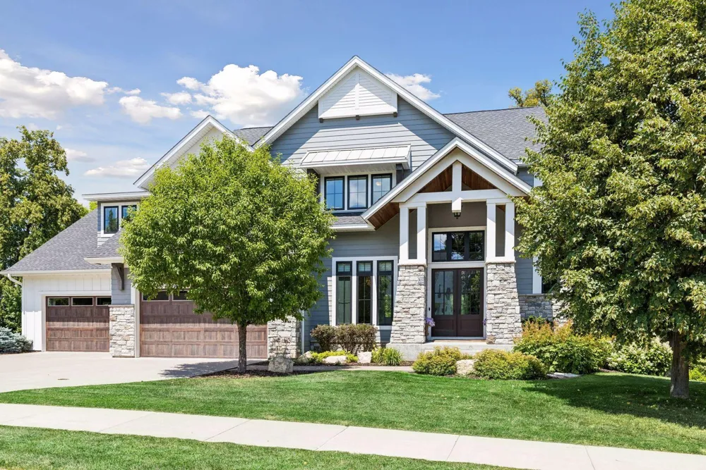 736 Woodland Hill Court Medina, MN 55340