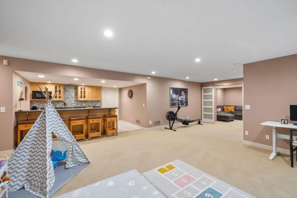 16010 45th Avenue Plymouth, MN 55446