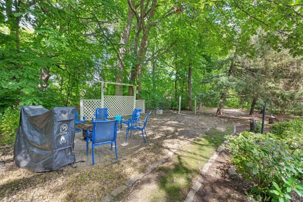 16010 45th Avenue Plymouth, MN 55446