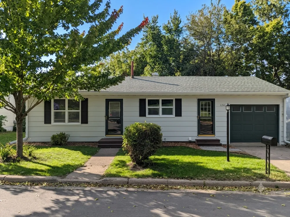 124 3rd Street Le Sueur, MN 56058