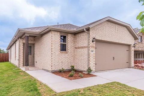 3305 Shortgrass Lane