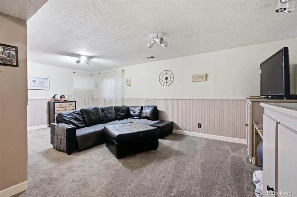 4120 S Laredo Way Aurora, CO 80013