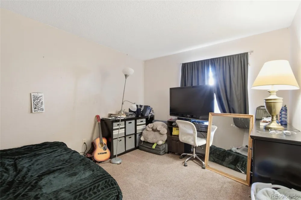 4120 S Laredo Way Aurora, CO 80013