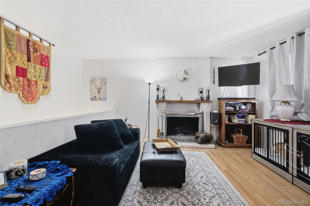4120 S Laredo Way Aurora, CO 80013
