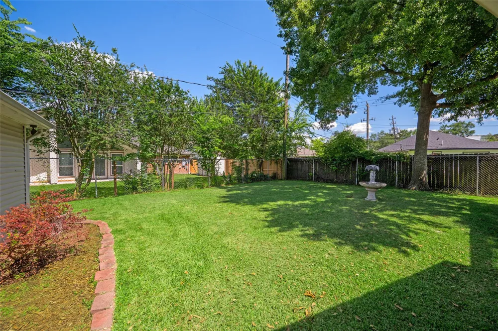 1906 Spillers Lane Houston, TX 77043