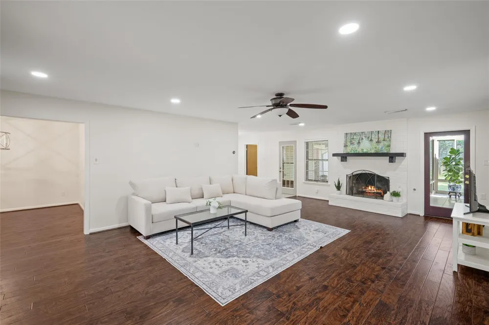 1906 Spillers Lane Houston, TX 77043