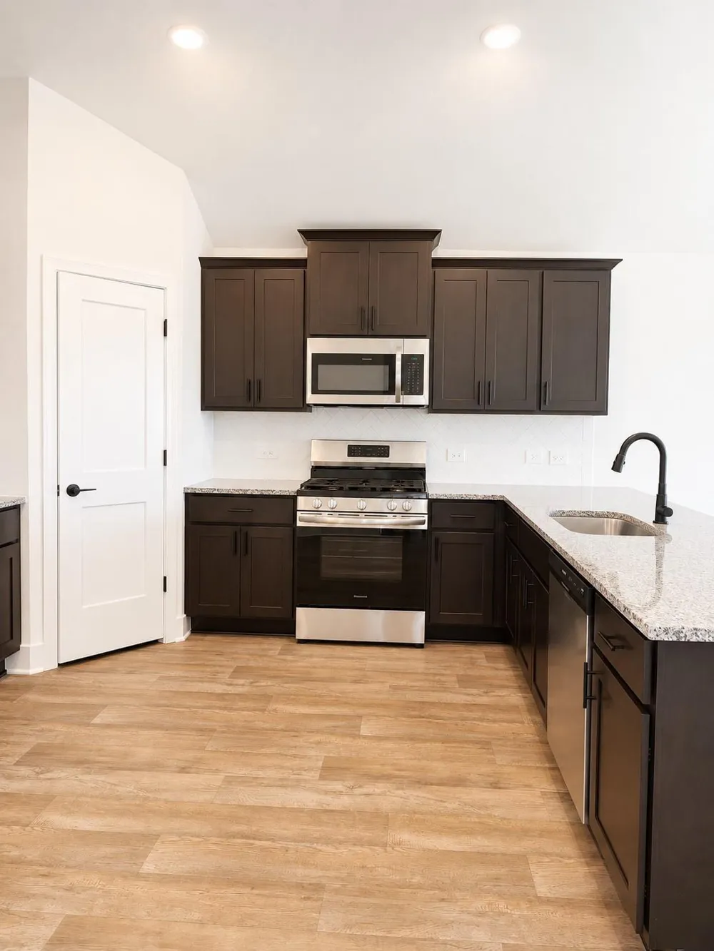 2100 Emerald Lake Trail Dayton, TX 77535