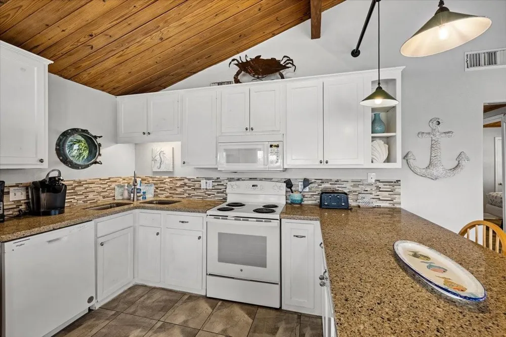 3719 Brewster Key Galveston, TX 77554