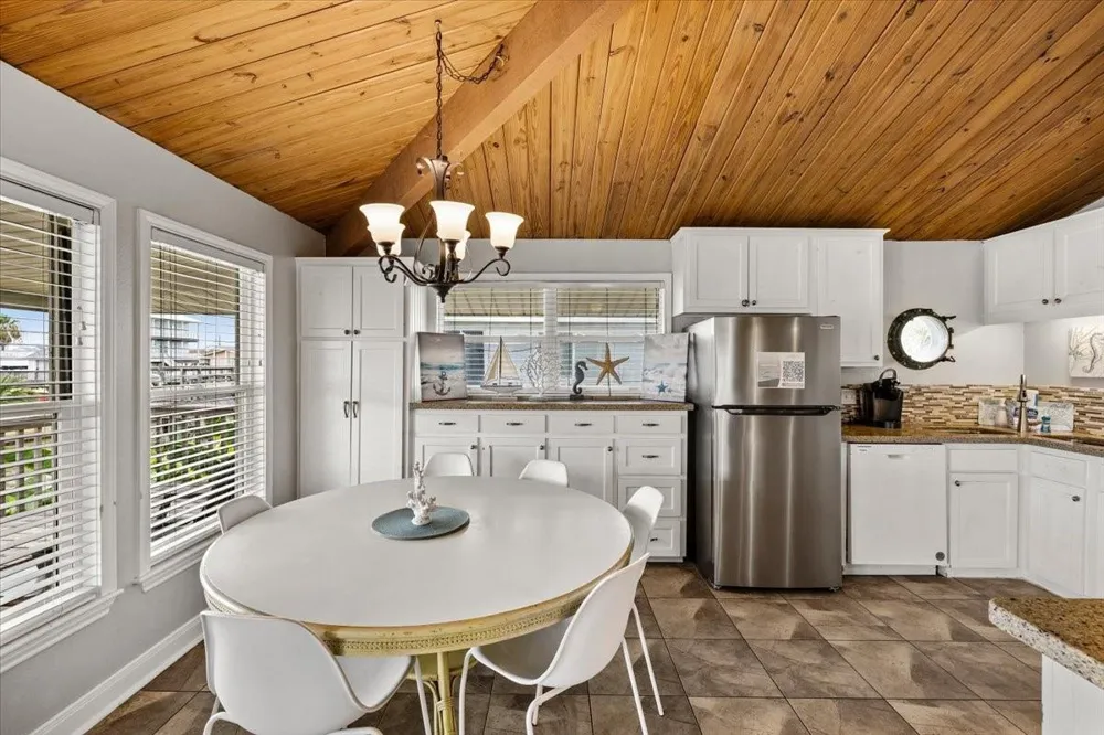 3719 Brewster Key Galveston, TX 77554