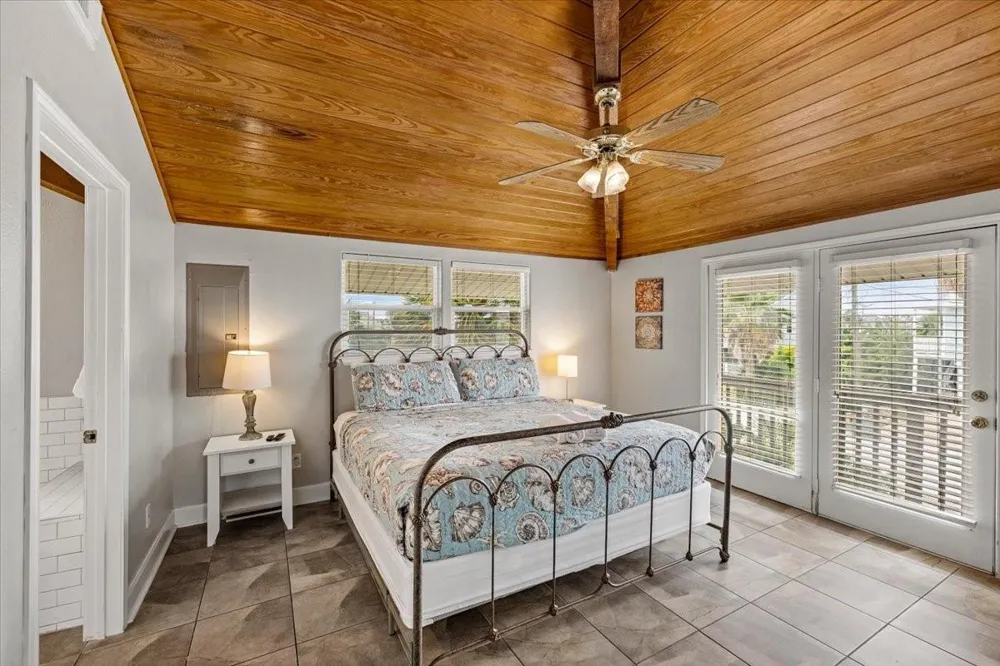 3719 Brewster Key Galveston, TX 77554