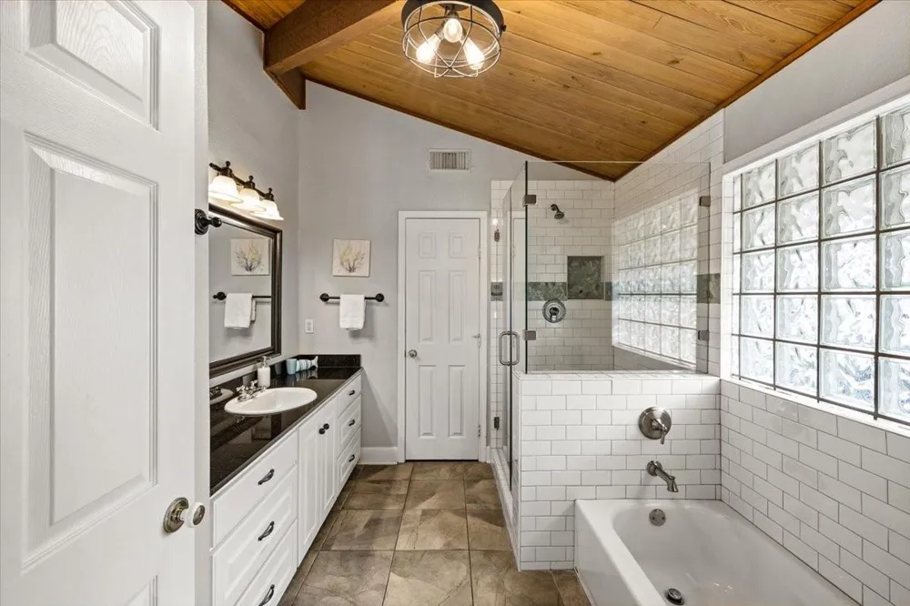 3719 Brewster Key Galveston, TX 77554