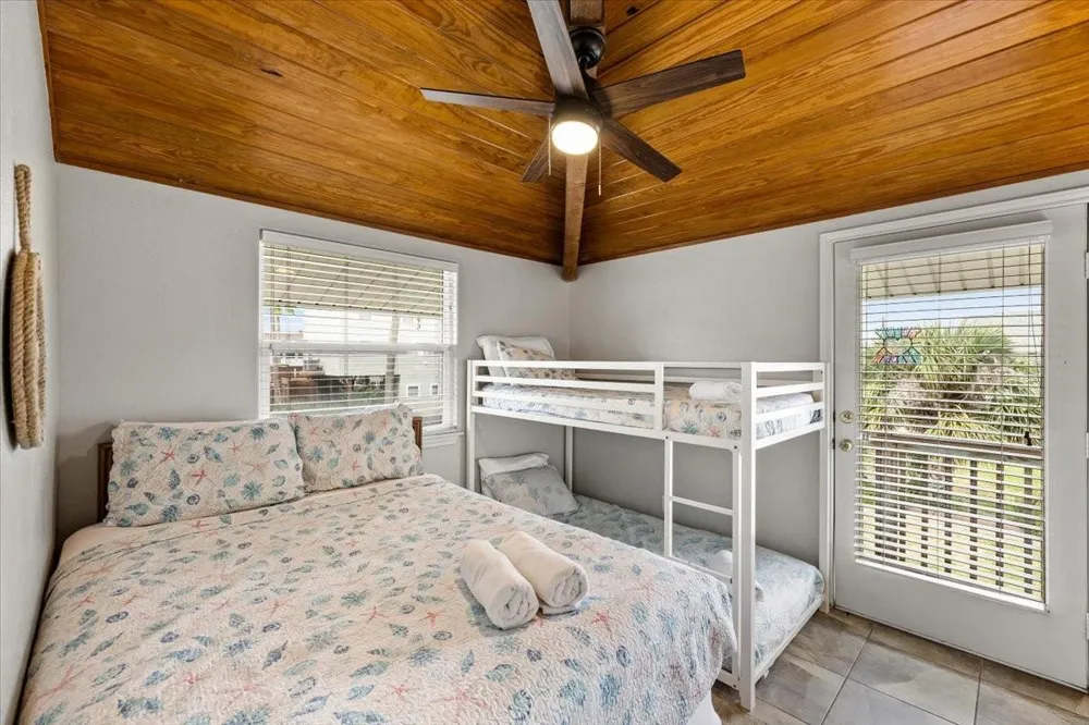 3719 Brewster Key Galveston, TX 77554